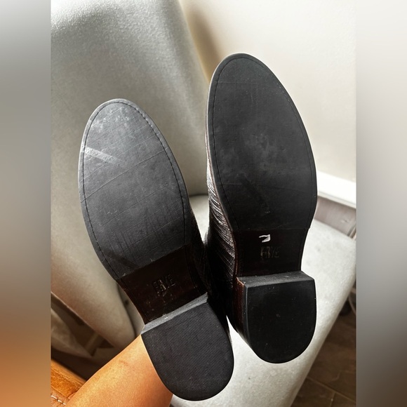 FRYE | leather Demi zip bootie in pewter | size 9 - Picture 5 of 9